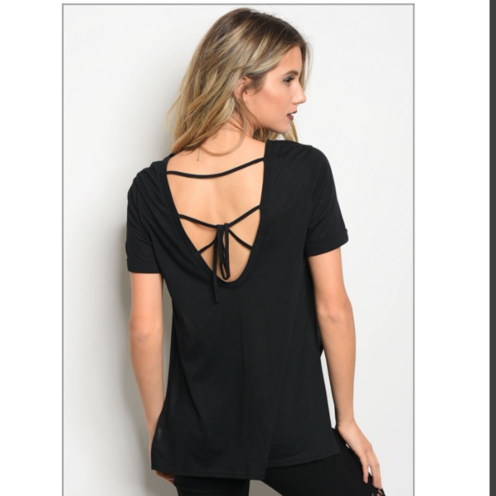 Black top with open back🖤